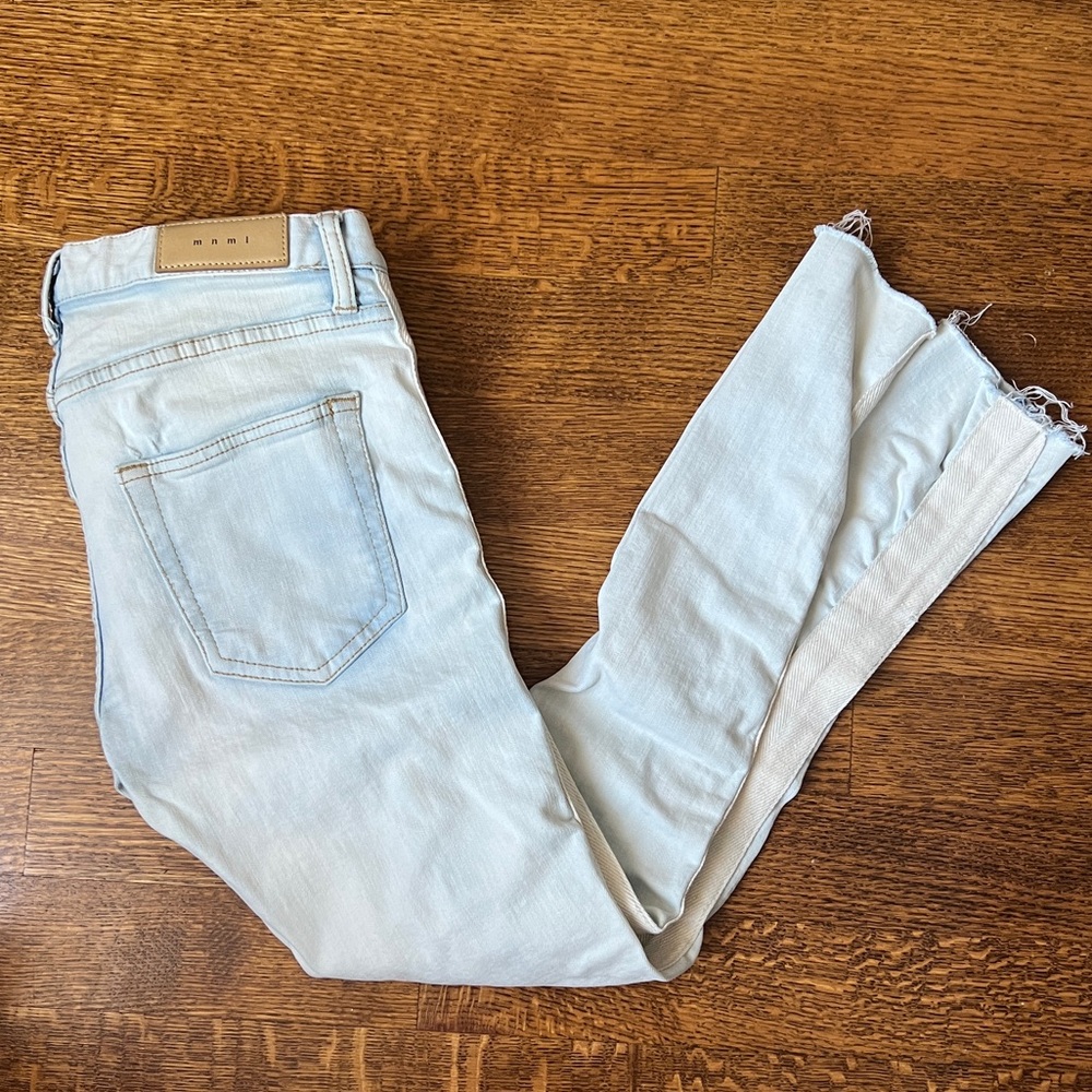 Mnml Jeans with tuxedo strip and raw hem